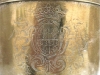 detail des armoiries roquefeuil sur une aiguiere
