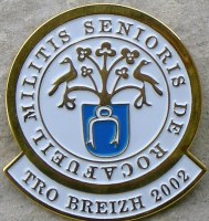 Broche-souvenir du Rassemblement Roquefeuil 2002